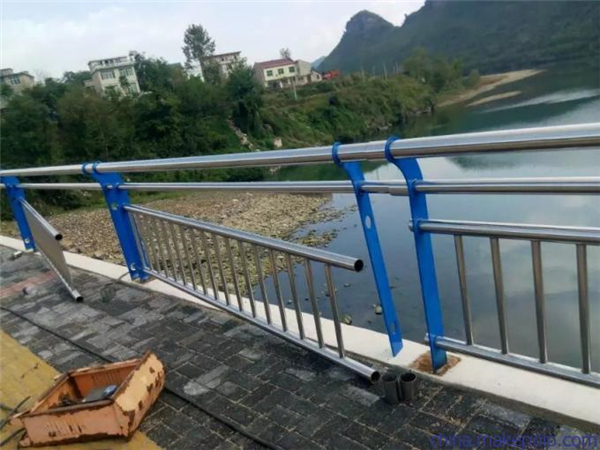 秦皇岛不锈钢复合管护栏是一种卓越的防护材料