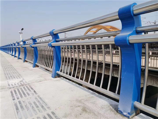 秦皇岛304不锈钢复合管护栏的生产工艺揭秘
